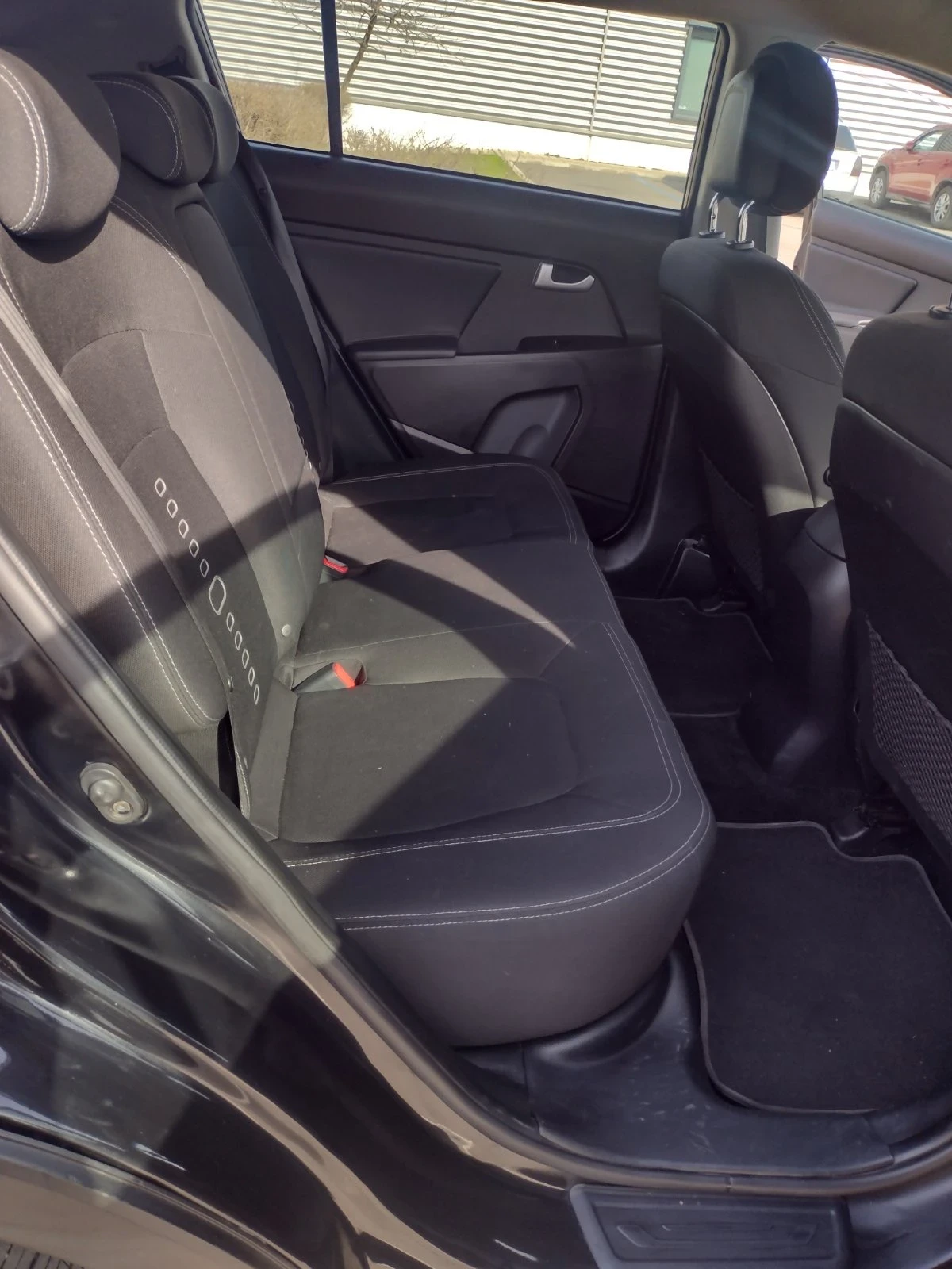 Kia Sportage, снимка 12 - Автомобили и джипове - 53755862