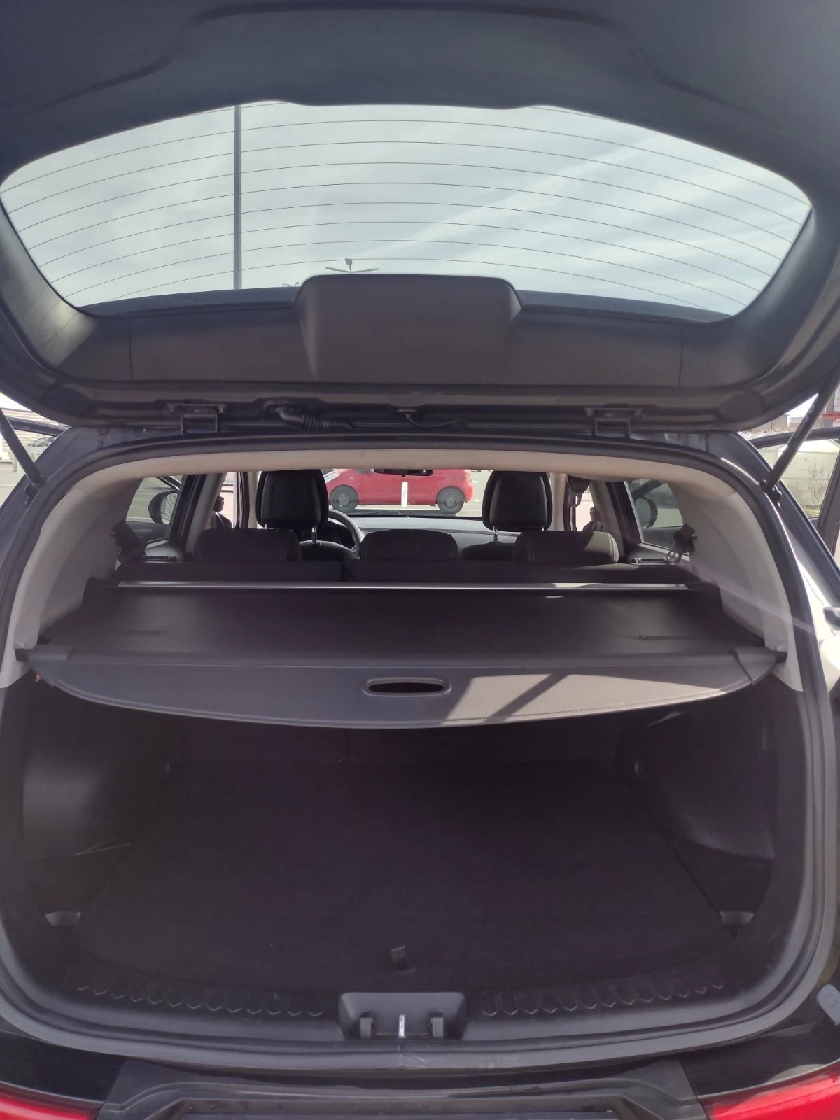 Kia Sportage, снимка 3 - Автомобили и джипове - 53755862