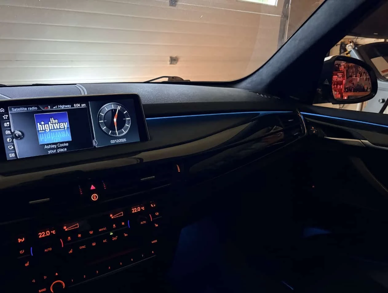 BMW X5 xDrive35d/АМБИЕНТНО/ПАНОРАМА/ГУМИ+ ДЖАНТИ/ТАБЛЕТИ, снимка 8 - Автомобили и джипове - 53821404