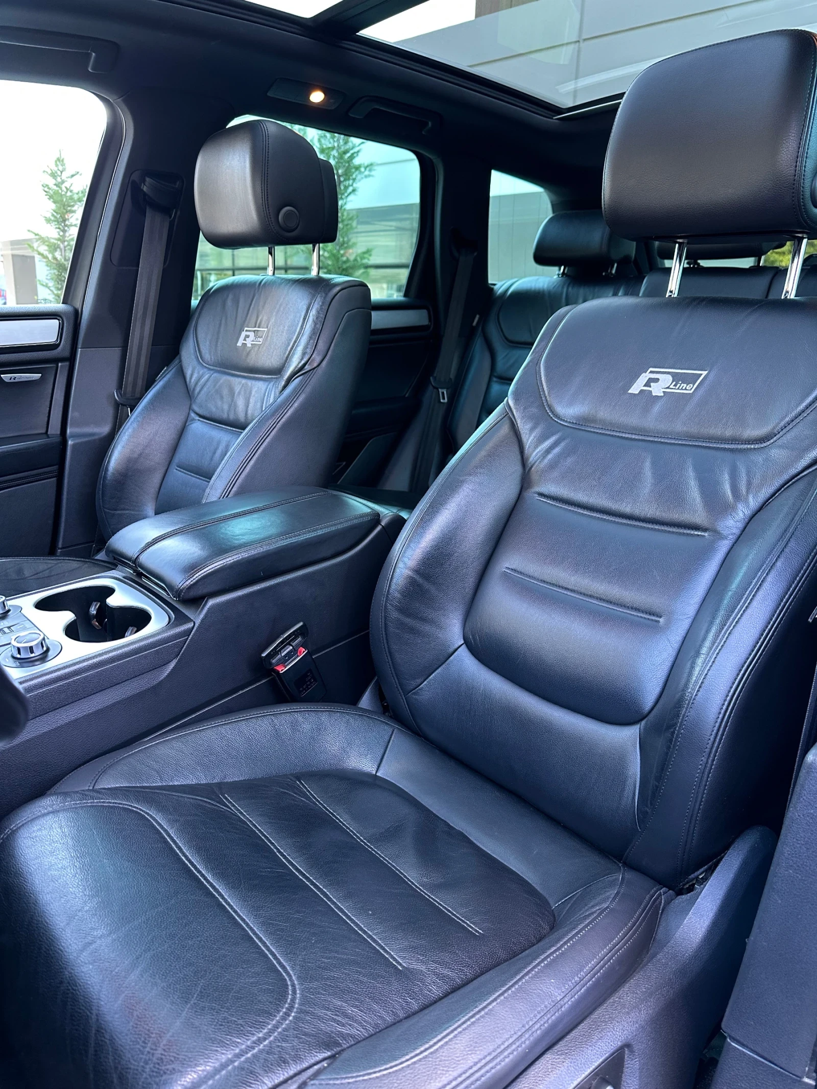 VW Touareg R LINE 4.2 TDI, снимка 9 - Автомобили и джипове - 53912657