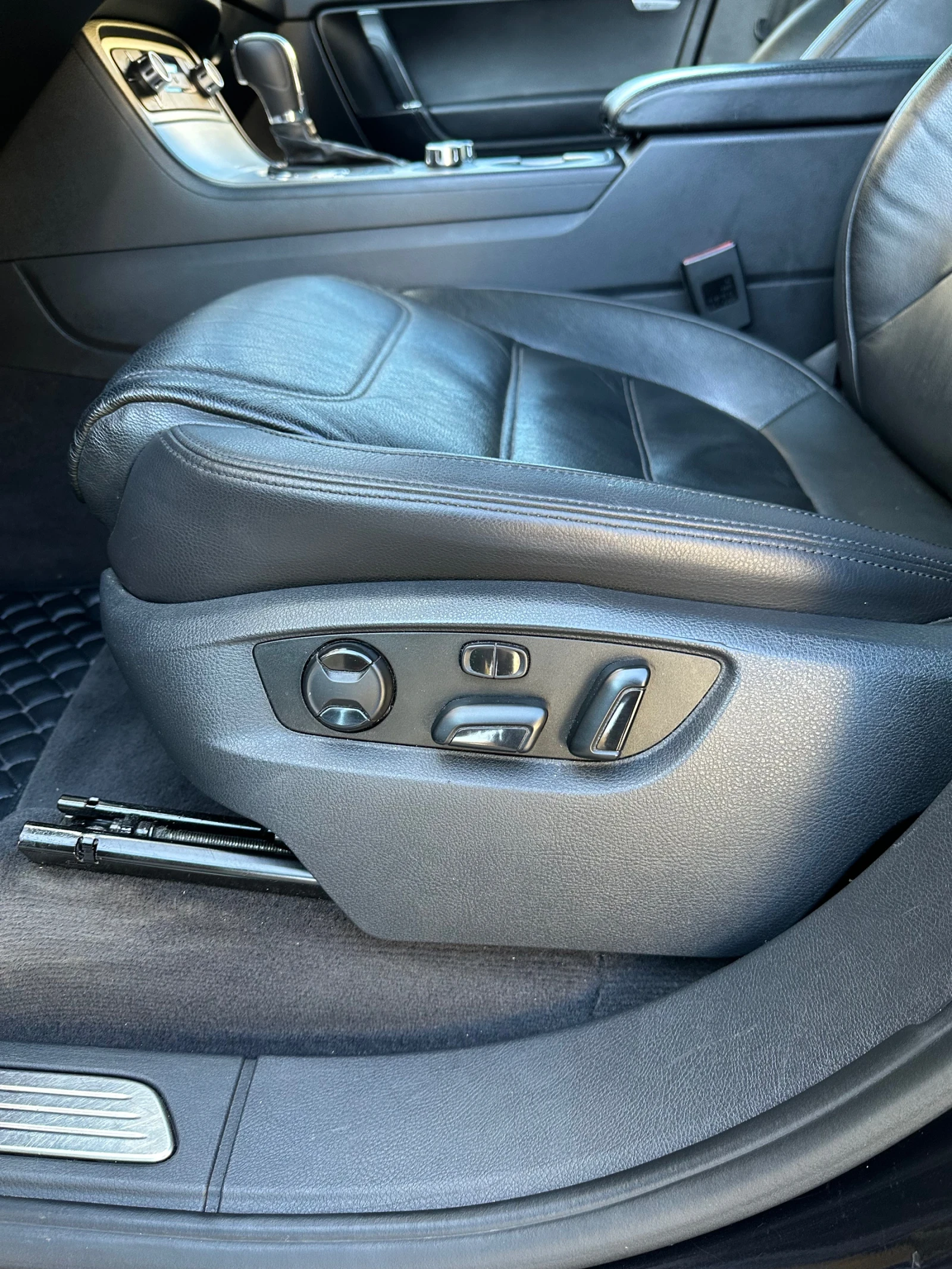 VW Touareg R LINE 4.2 TDI, снимка 14 - Автомобили и джипове - 53912657