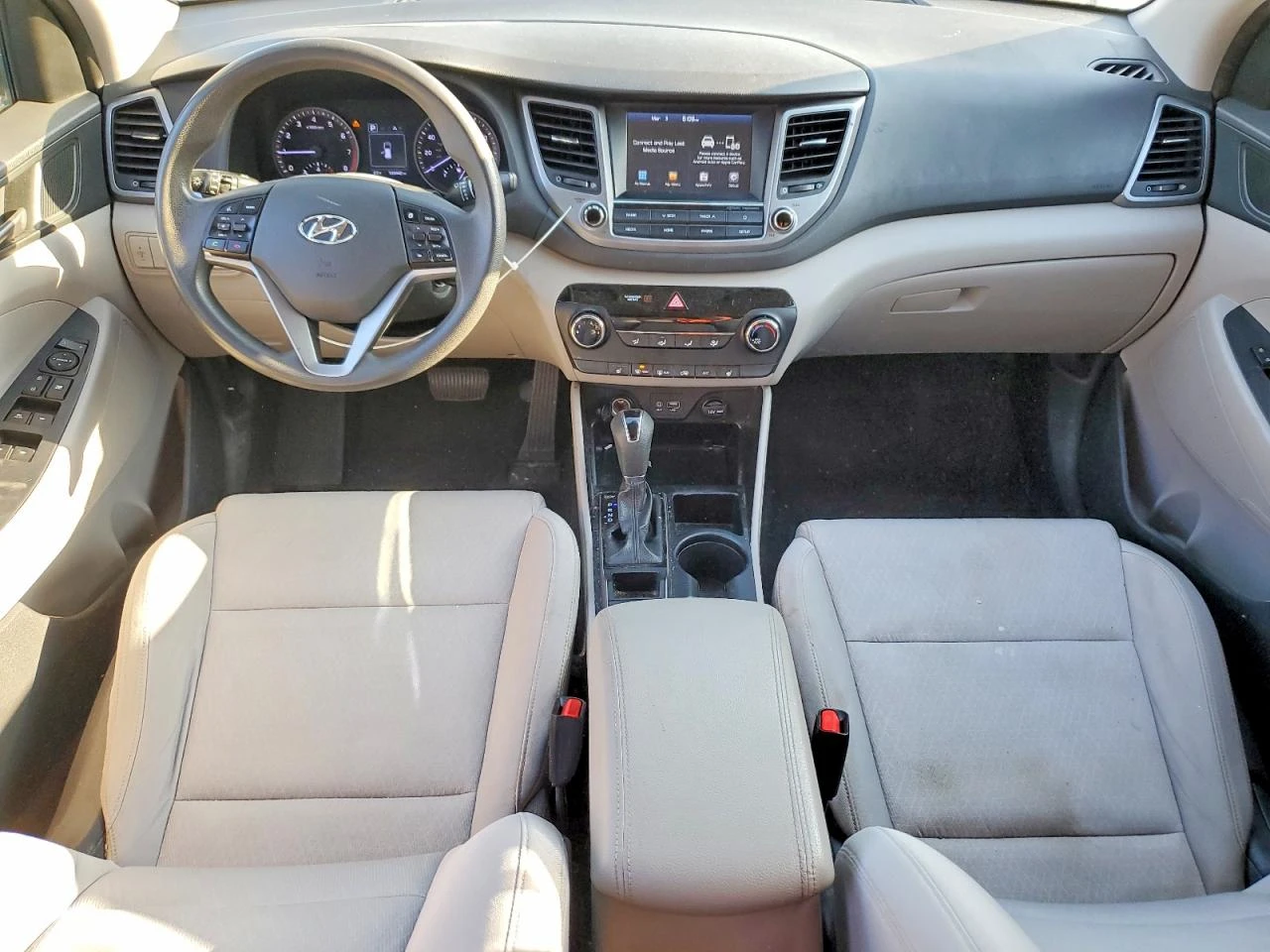 Hyundai Tucson 2.0l Sel, снимка 8 - Автомобили и джипове - 53938996