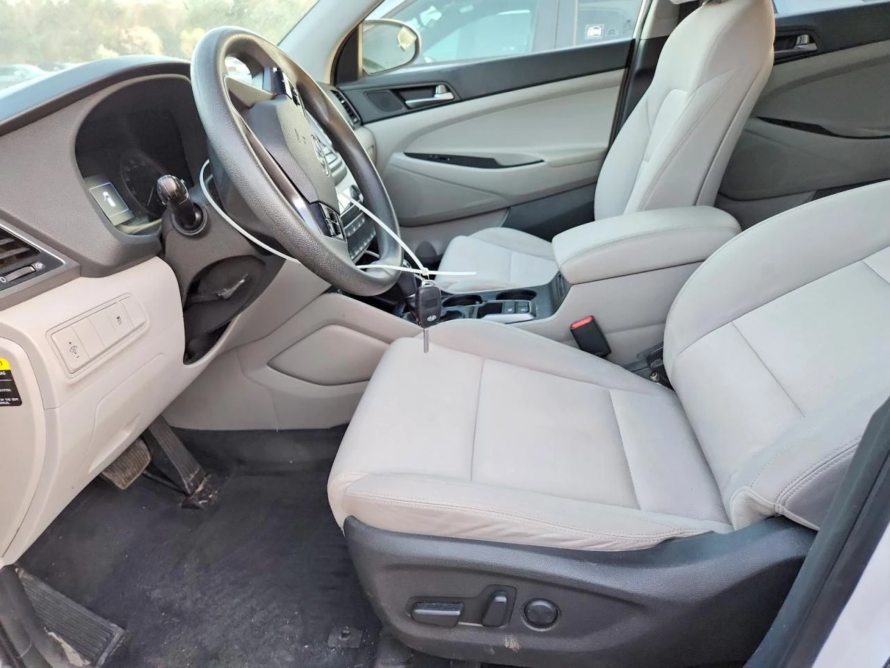 Hyundai Tucson 2.0l Sel, снимка 7 - Автомобили и джипове - 53938996
