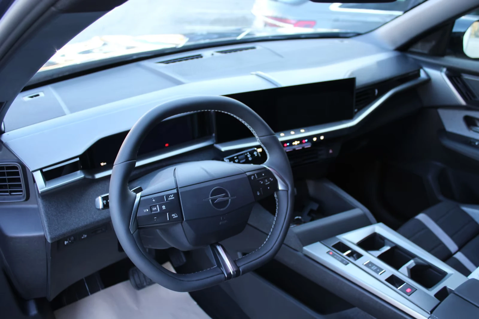 Opel Grandland X 8 700km! , снимка 6 - Автомобили и джипове - 54190396