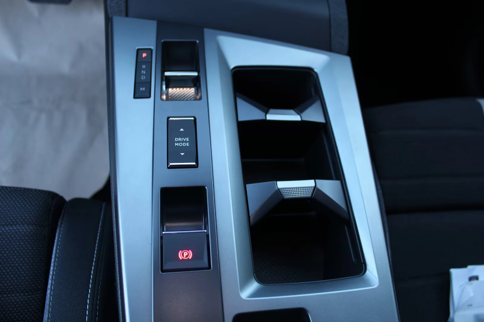 Opel Grandland X 8 700km! , снимка 9 - Автомобили и джипове - 54190396