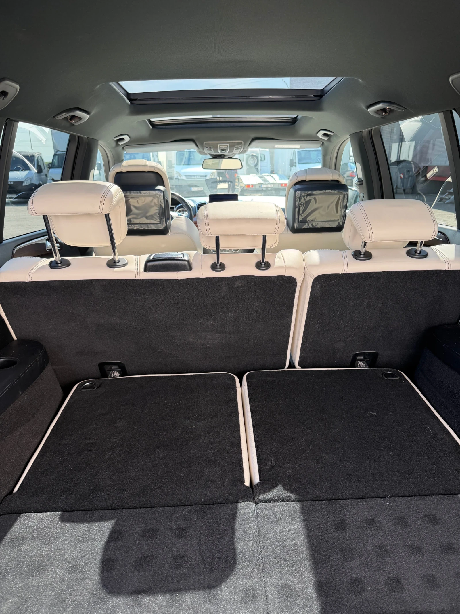 Mercedes-Benz GLS 63 AMG V8 Biturbo, снимка 12 - Автомобили и джипове - 54252241