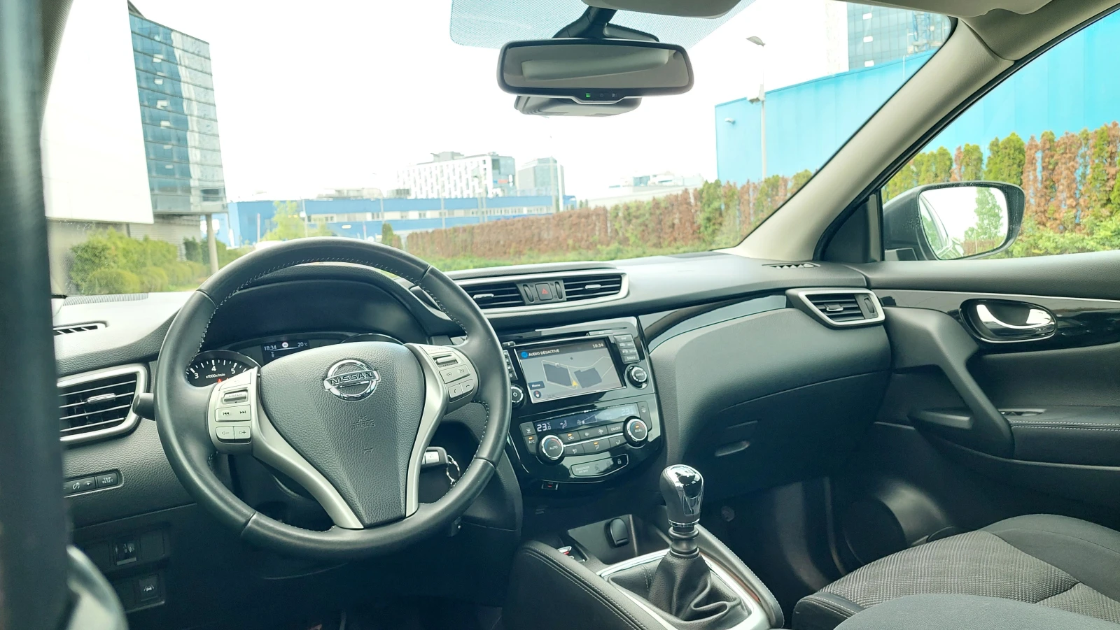 Nissan Qashqai 1.6 TURBO* 163 PS* ШВЕЙЦАРИЯ, снимка 14 - Автомобили и джипове - 54516542