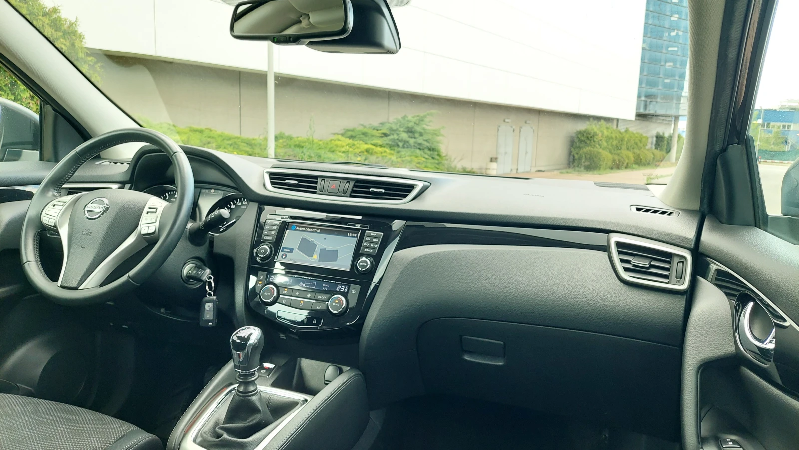 Nissan Qashqai 1.6 TURBO* 163 PS* ШВЕЙЦАРИЯ, снимка 15 - Автомобили и джипове - 54516542
