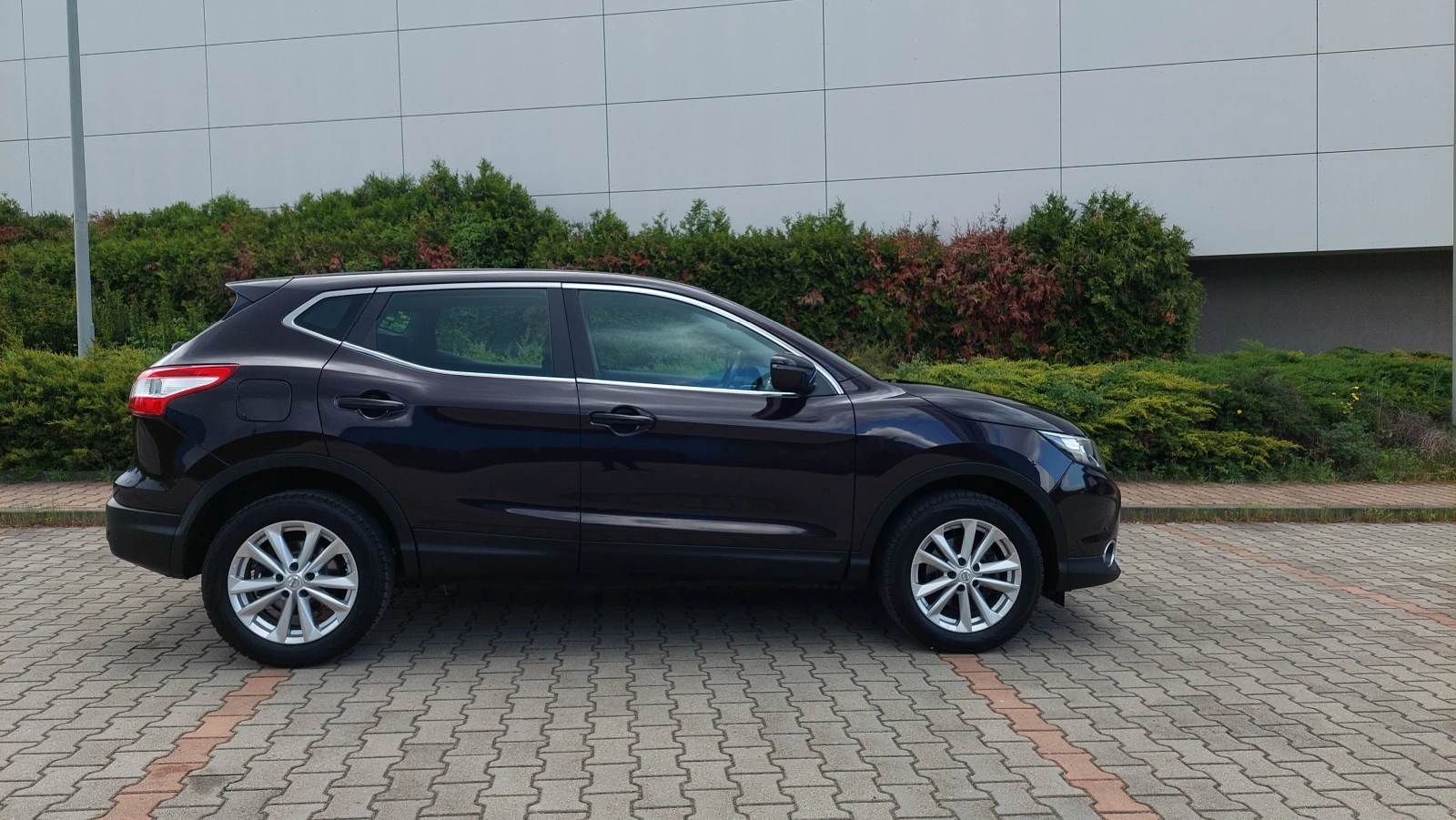 Nissan Qashqai 1.6 TURBO* 163 PS* ШВЕЙЦАРИЯ, снимка 8 - Автомобили и джипове - 54516542