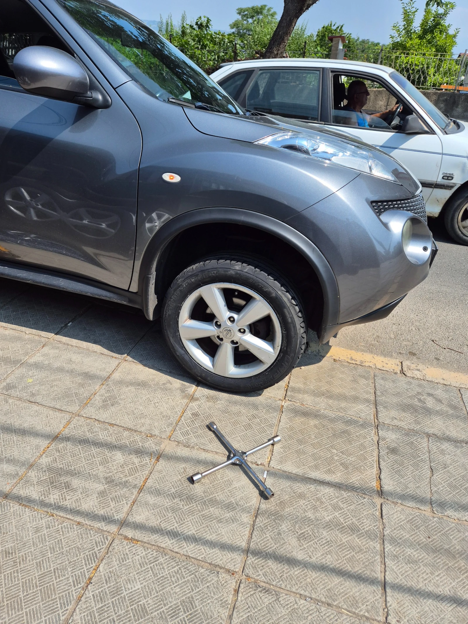 Nissan Juke 1.6, снимка 13 - Автомобили и джипове - 54727115