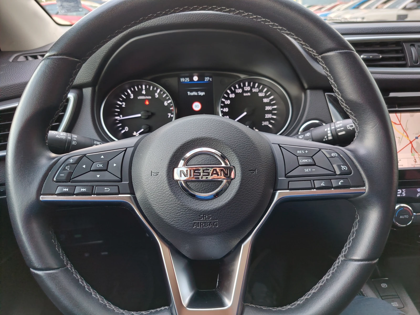 Nissan Qashqai Tekna Plus, снимка 5 - Автомобили и джипове - 55466562