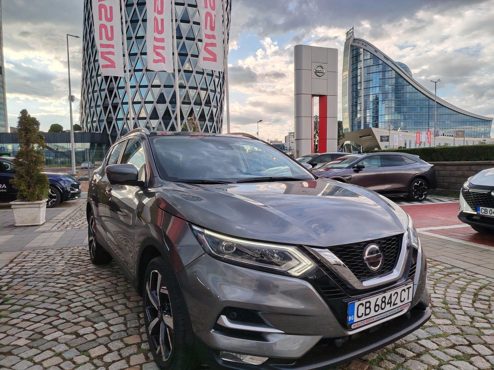 Nissan Qashqai Tekna Plus, снимка 2 - Автомобили и джипове - 55466562