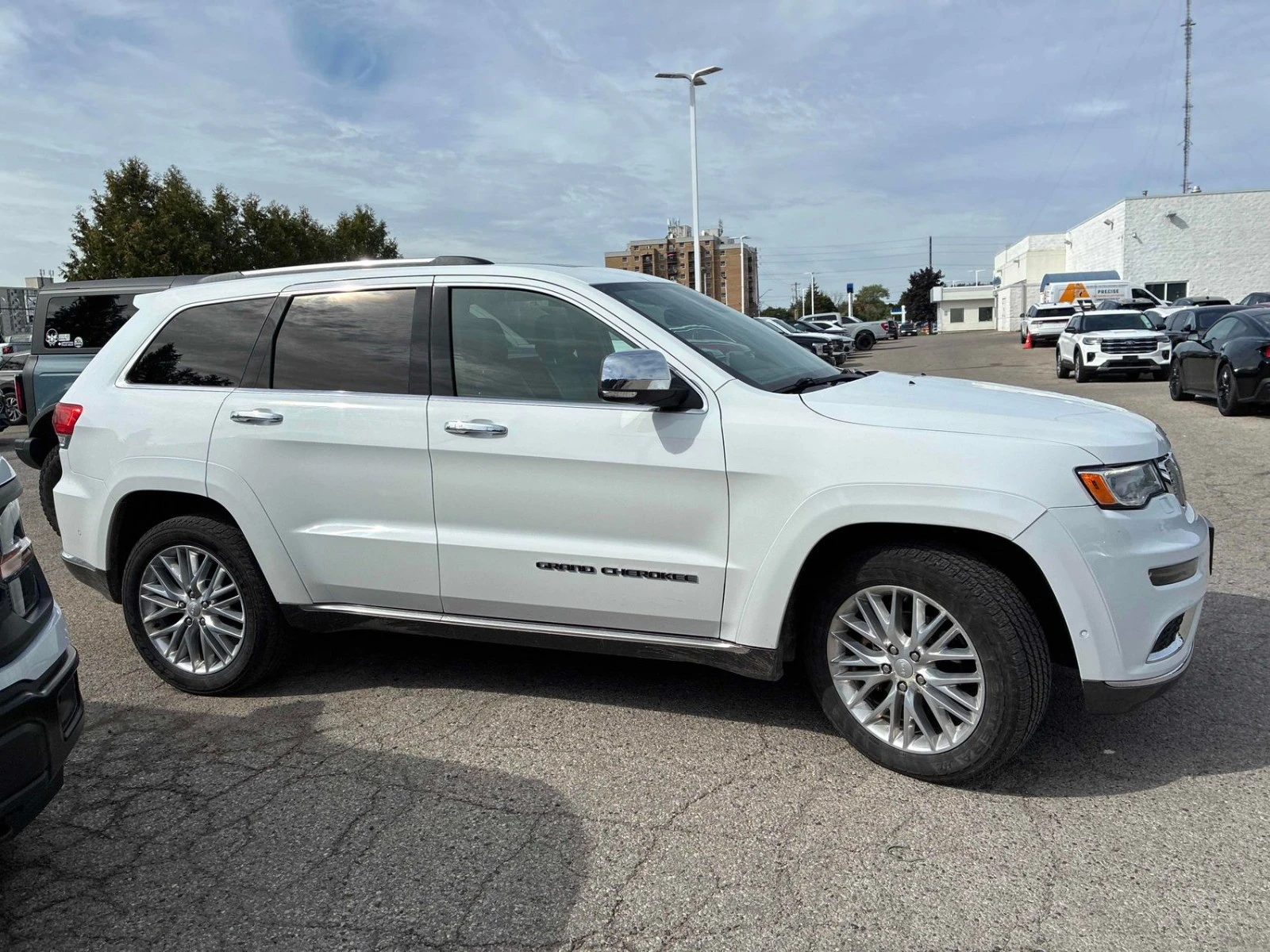 Jeep Grand cherokee Summit Цена до България & АвтоКредит, снимка 4 - Автомобили и джипове - 56181718