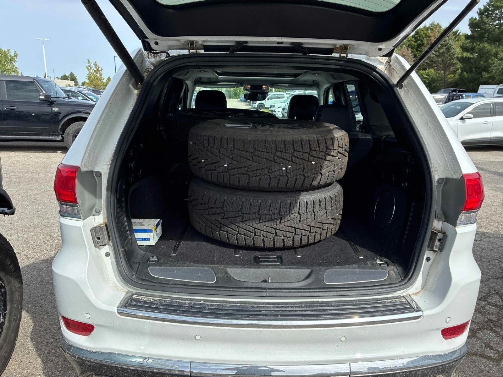 Jeep Grand cherokee Summit Цена до България & АвтоКредит, снимка 13 - Автомобили и джипове - 56181718