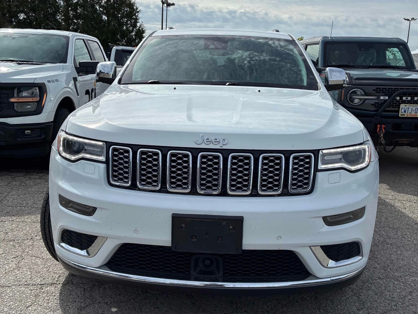 Jeep Grand cherokee Summit Цена до България & АвтоКредит, снимка 2 - Автомобили и джипове - 56181718