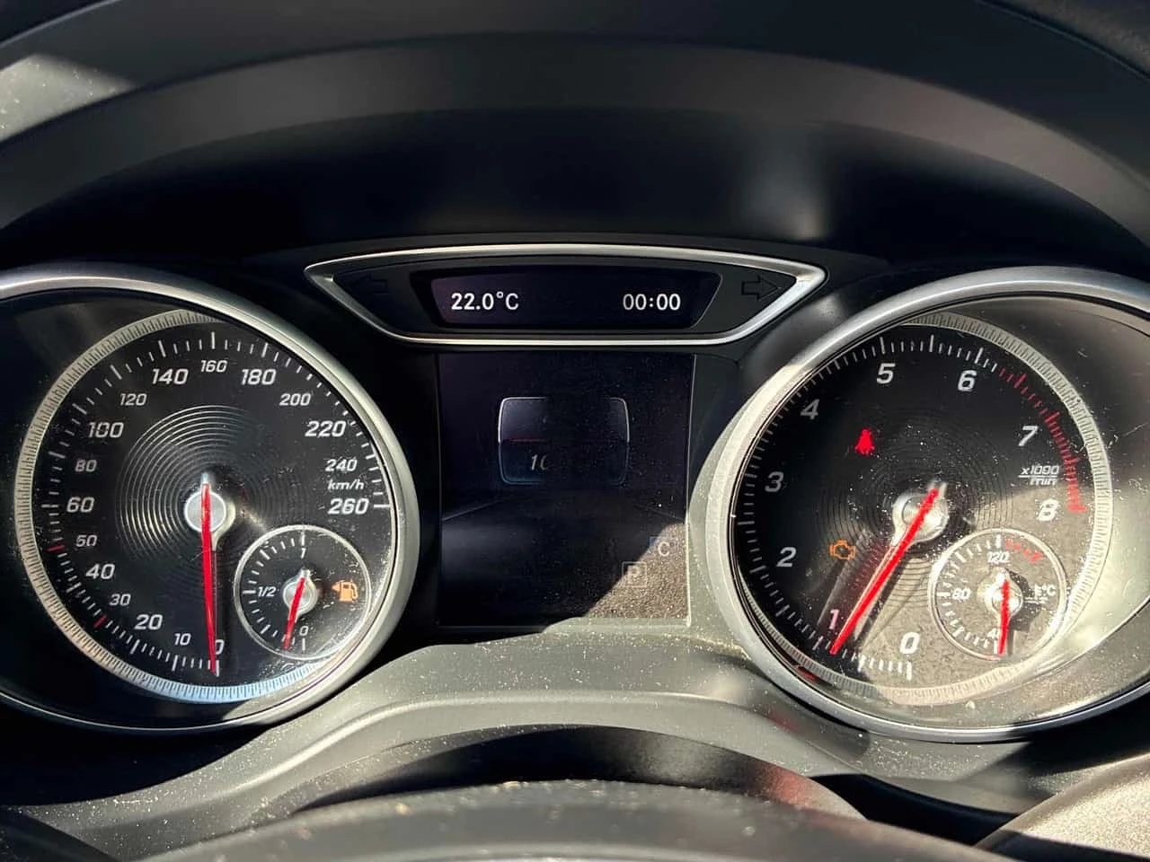 Mercedes-Benz GLA 250 * АВТОКРЕДИТ * ГЛАВНО ПРЕДСТАВИТЕЛСТВО, снимка 8 - Автомобили и джипове - 56192831