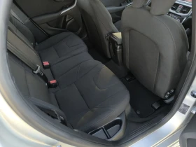 Volvo V40 2.0D3 (120hp) 2017г Momentum R-Design Euro 6b, снимка 6