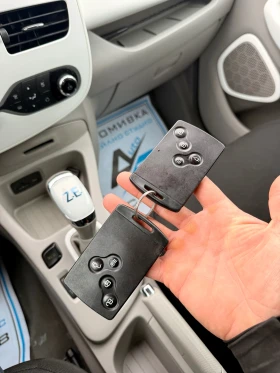 Renault Zoe Топ* Нов внос* 66.000км* Бартер* Реална* 2ключа* , снимка 16