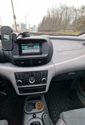 Nissan Almera tino V10 - 2750 € / 5378.53 лв. - 74541443 12