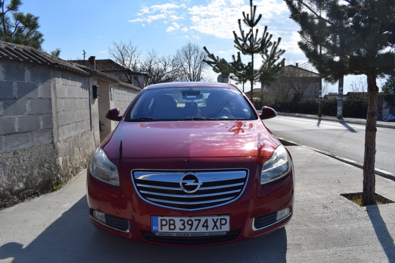 Opel Insignia, снимка 1 - Автомобили и джипове - 45005585