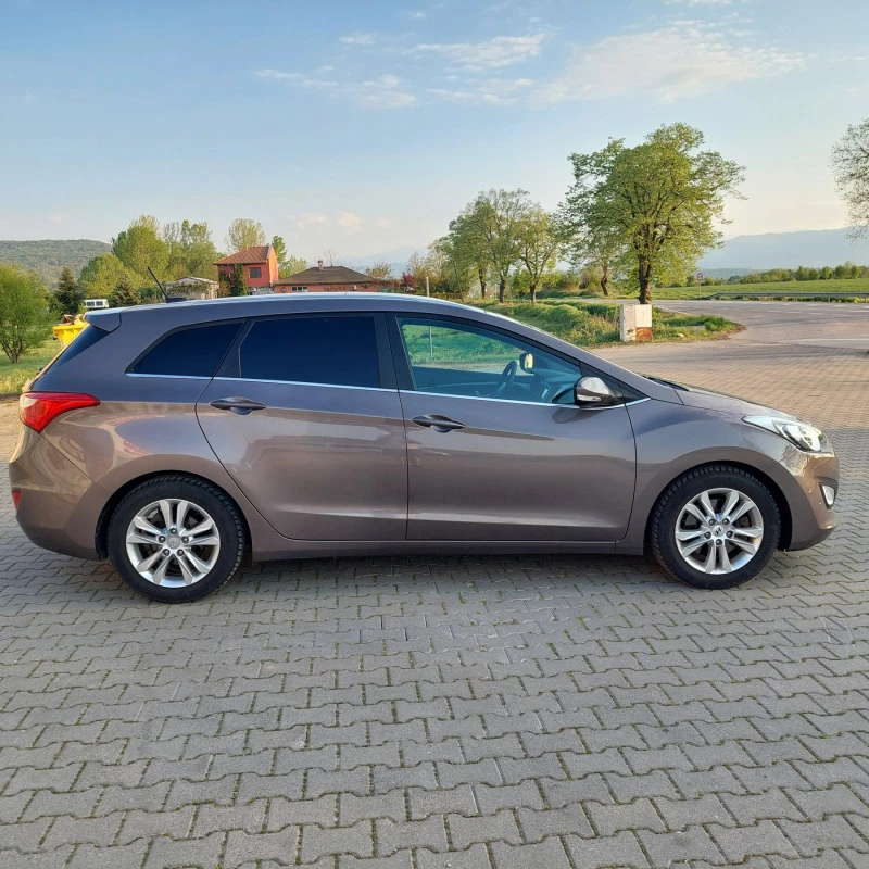 Hyundai I30 1.6  СН, снимка 4 - Автомобили и джипове - 45242768