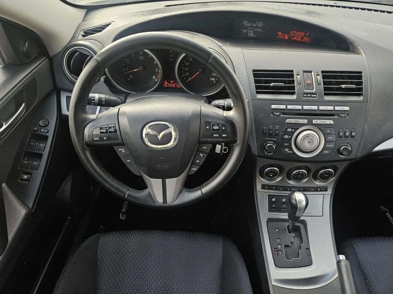 Mazda 3 2.0i AUTOMATIC swiss edition , снимка 12 - Автомобили и джипове - 47626128