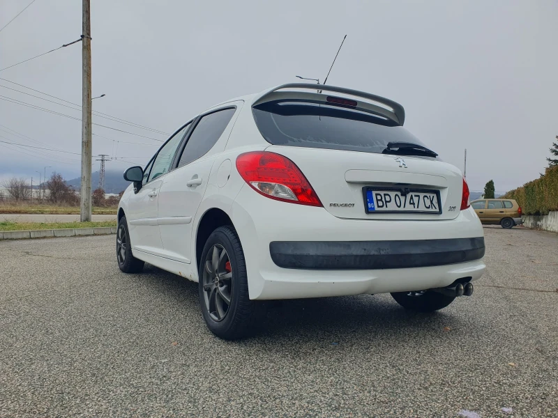 Peugeot 207 1.4 75кс.Регистрирана+ Газ EURO6, снимка 4 - Автомобили и джипове - 48213894