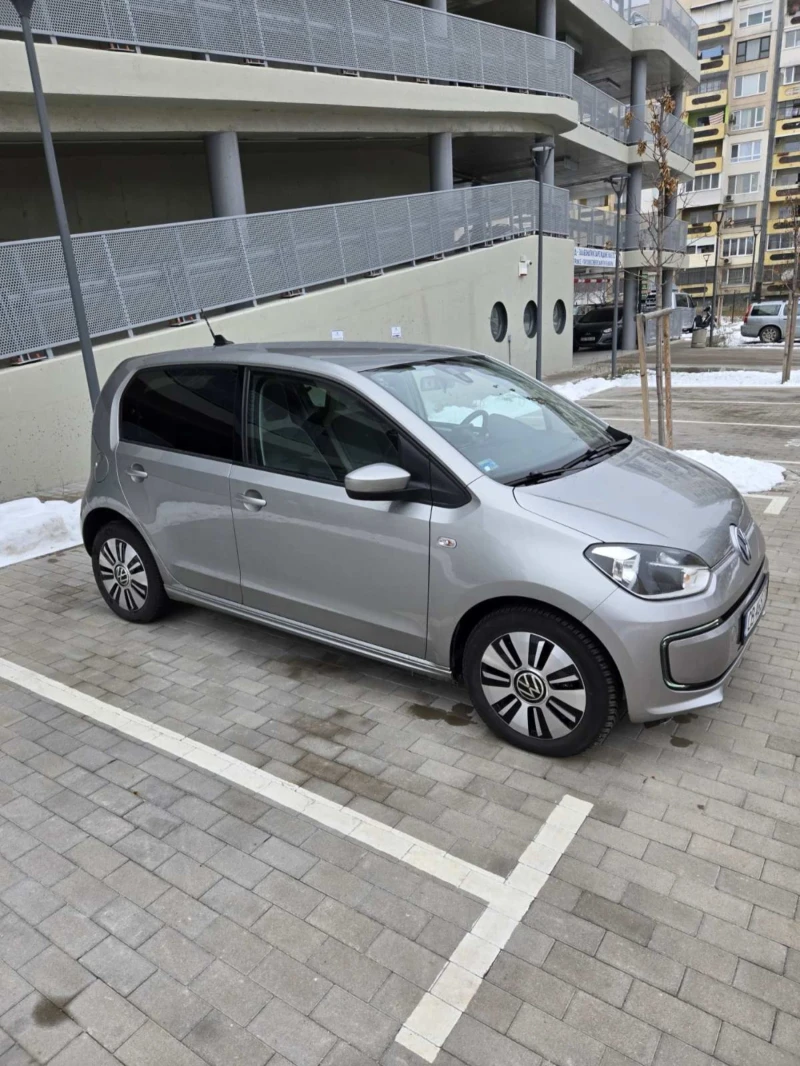 VW Up, снимка 2 - Автомобили и джипове - 48763470