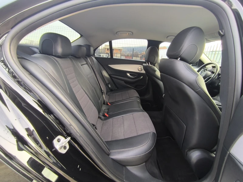 Mercedes-Benz E 220  4MATIC | W213 FACELIFT | AMG Line, снимка 11 - Автомобили и джипове - 52627379