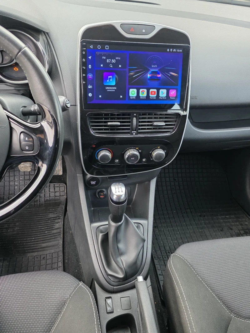 Renault Clio 1.2 Facelift, снимка 11 - Автомобили и джипове - 52643314