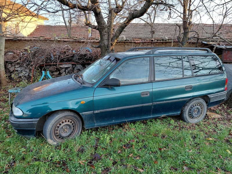 Opel Astra 1.8 16v, снимка 2 - Автомобили и джипове - 52791587
