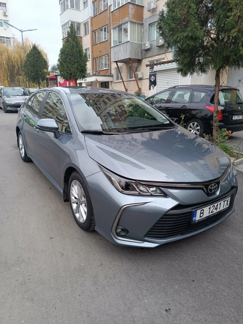 Toyota Corolla 1, 5 Executive, снимка 2 - Автомобили и джипове - 52892981