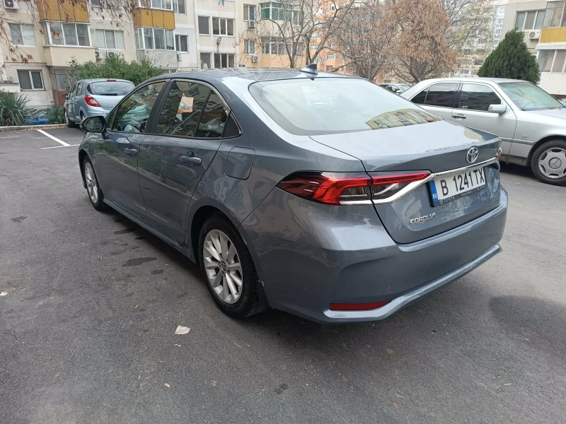 Toyota Corolla 1, 5 Executive, снимка 5 - Автомобили и джипове - 52892981