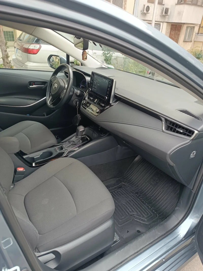 Toyota Corolla 1, 5 Executive, снимка 7 - Автомобили и джипове - 52892981