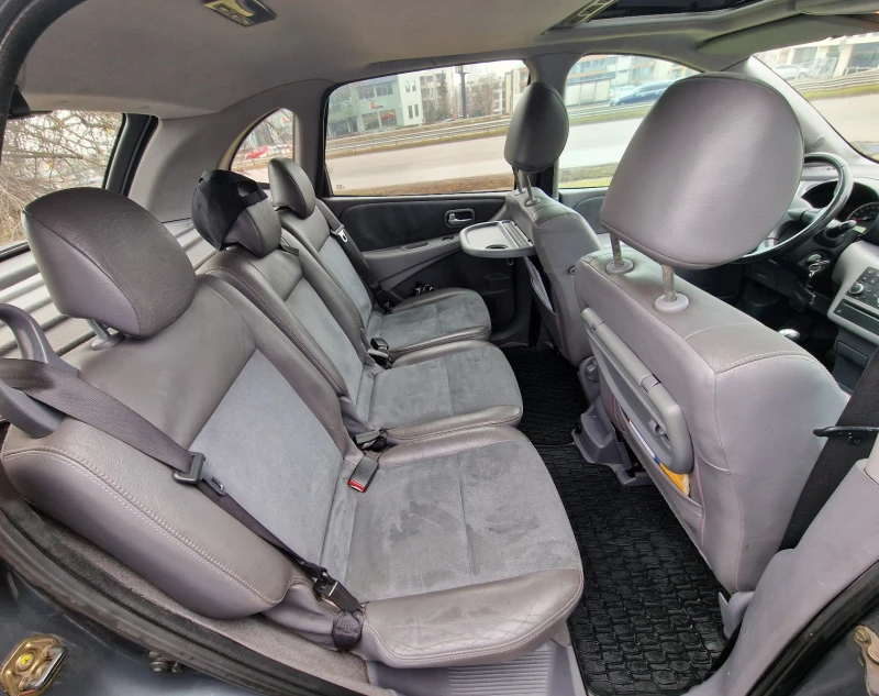 Nissan Almera tino V10, снимка 4 - Автомобили и джипове - 53235414