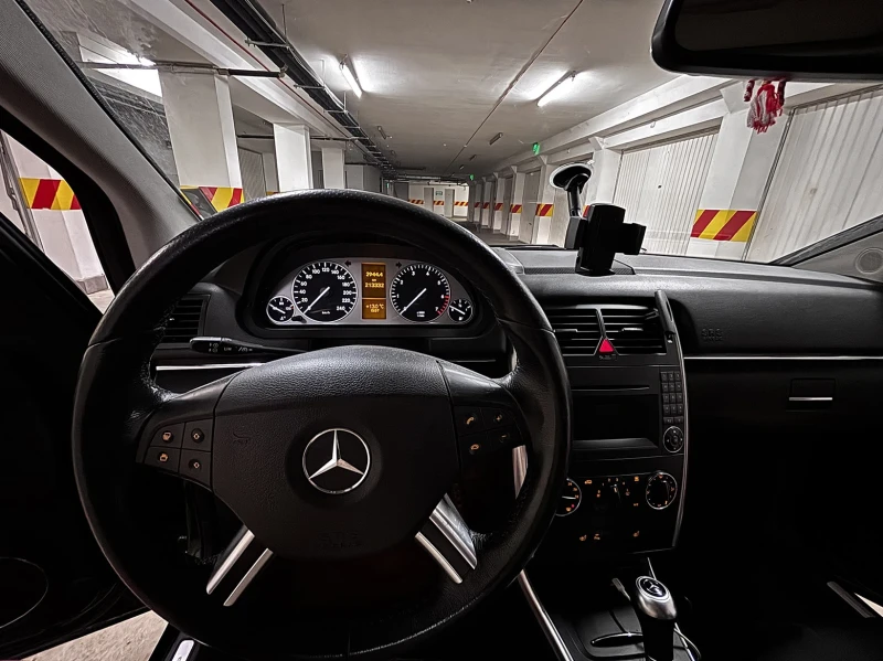 Mercedes-Benz B 200 Бензин, автомат, панорамен люк , снимка 4 - Автомобили и джипове - 53457171