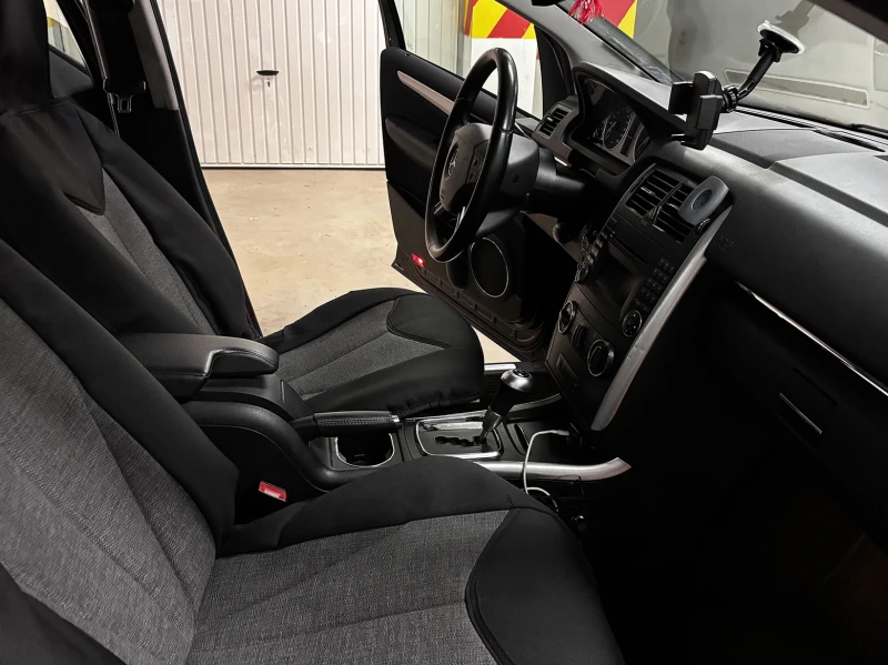 Mercedes-Benz B 200 Бензин, автомат, панорамен люк , снимка 6 - Автомобили и джипове - 53457171