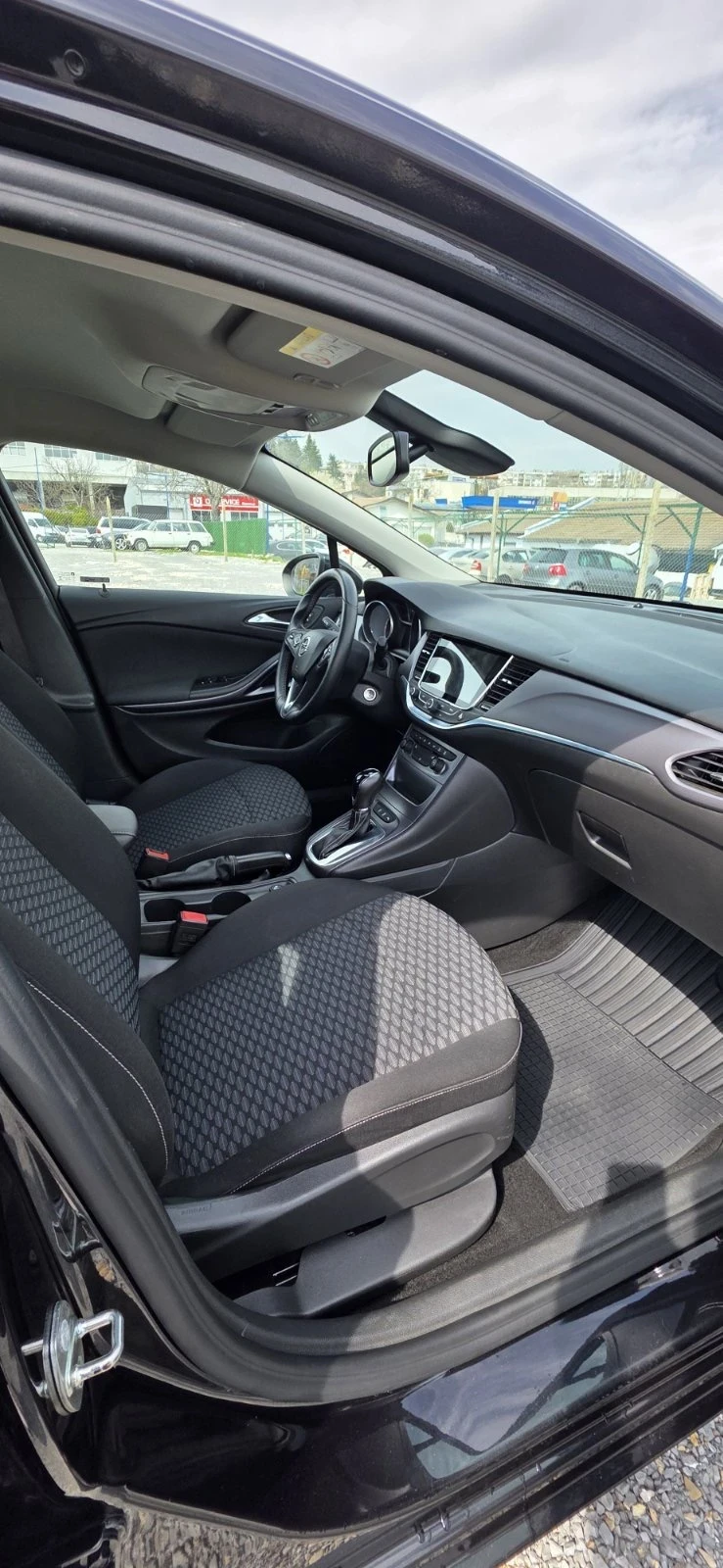 Opel Astra 1.4i AUTOMATIC, снимка 8 - Автомобили и джипове - 54010770