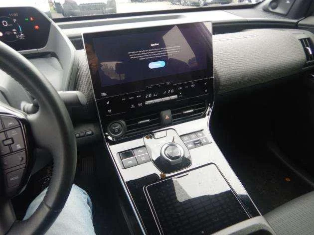 Toyota bZ4X, снимка 6 - Автомобили и джипове - 54150084