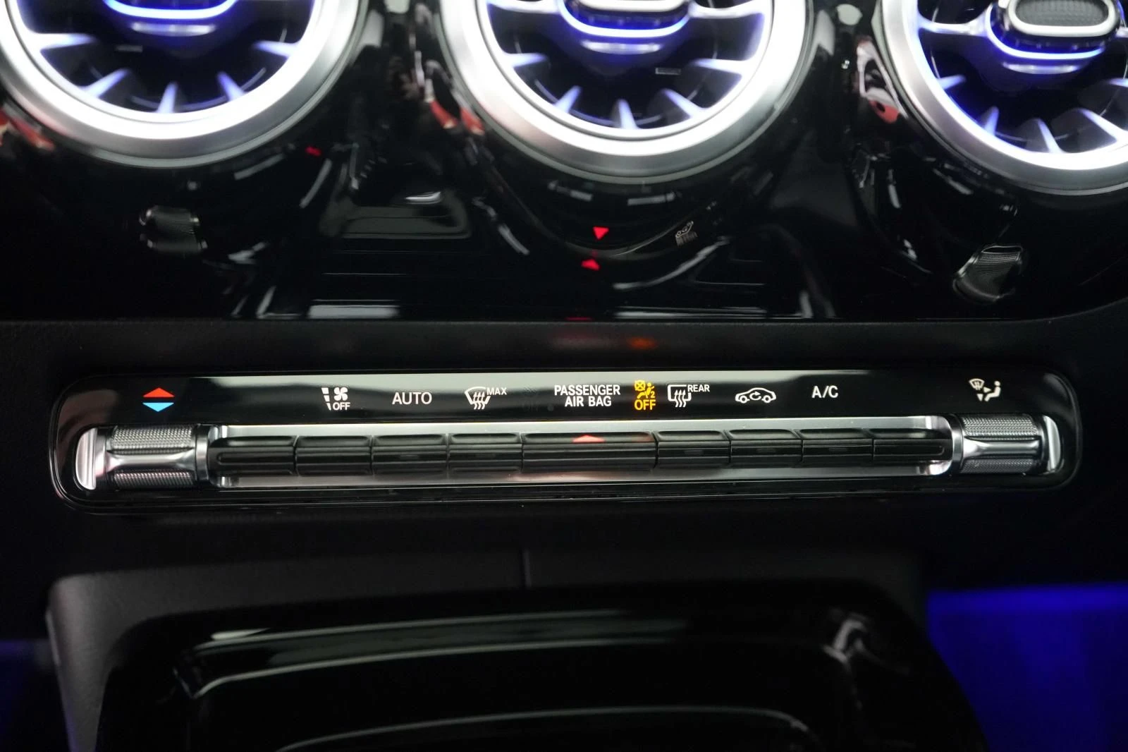 Mercedes-Benz A45 AMG A 45 AMG | Mobile.bg — изображение 11
