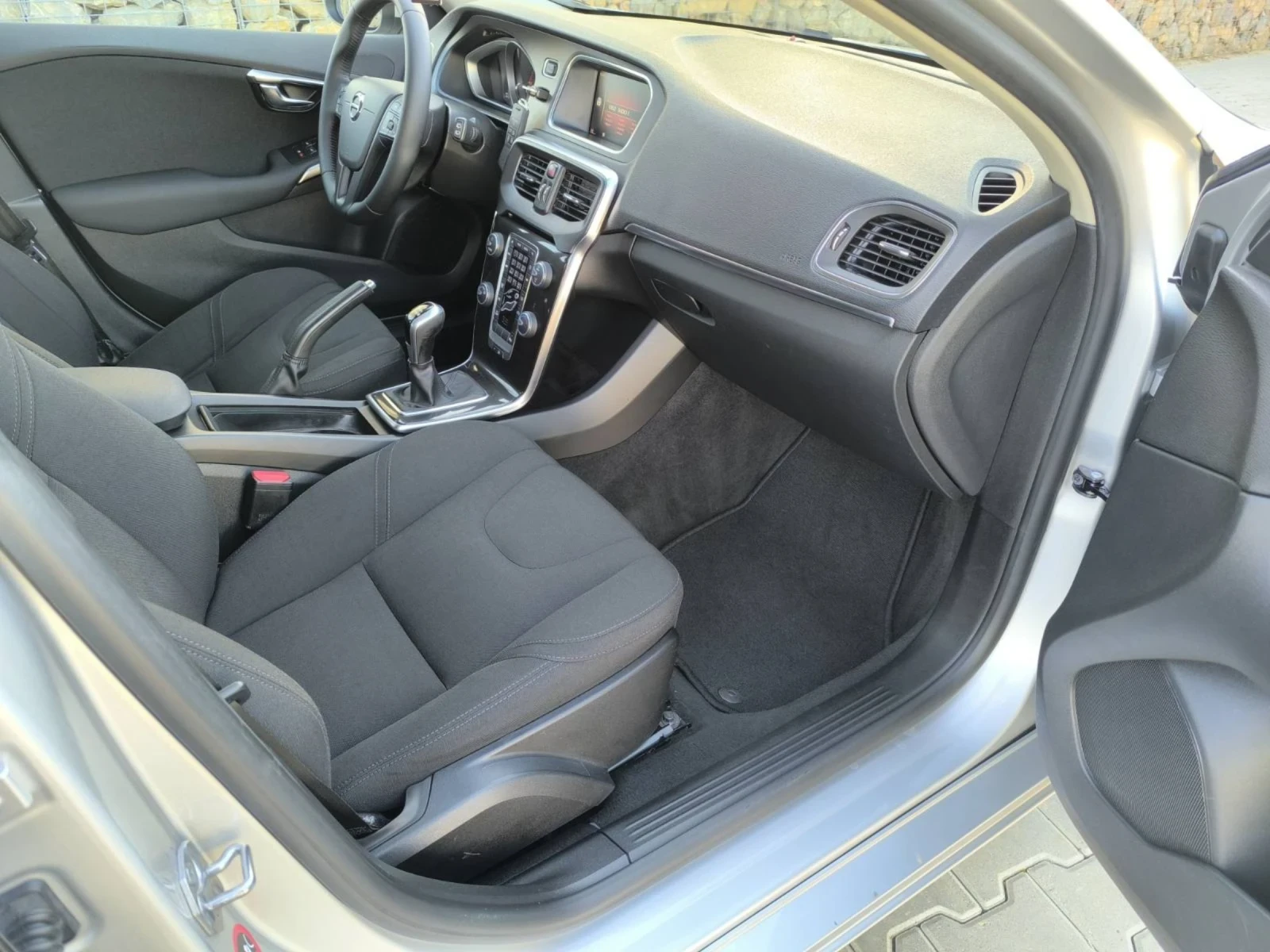 Volvo V40 2.0D3 (120hp) 2017 Momentum R-Design Euro 6b | Mobile.bg   15