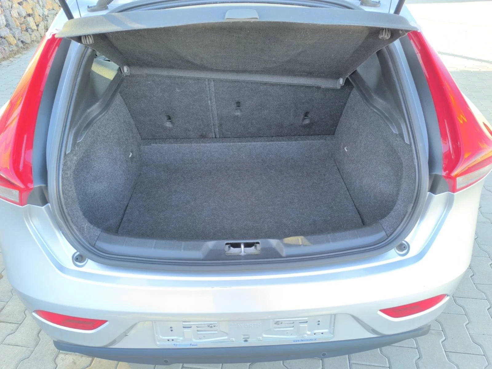 Volvo V40 2.0D3 (120hp) 2017 Momentum R-Design Euro 6b | Mobile.bg   11