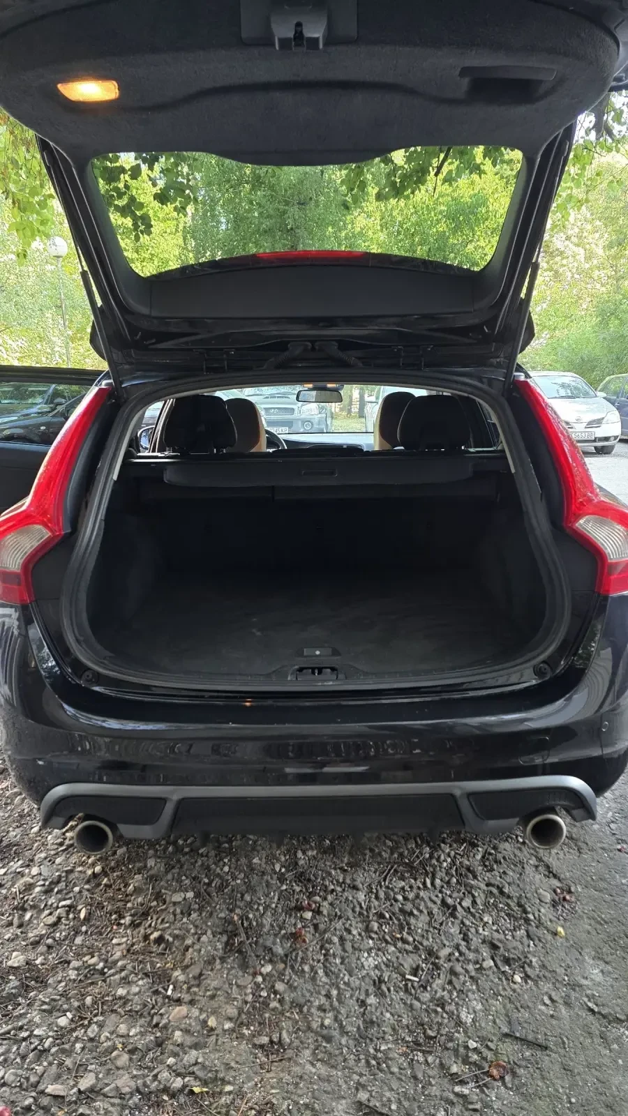 Volvo V60 D5 R-Design, 205к.с. - изображение 6