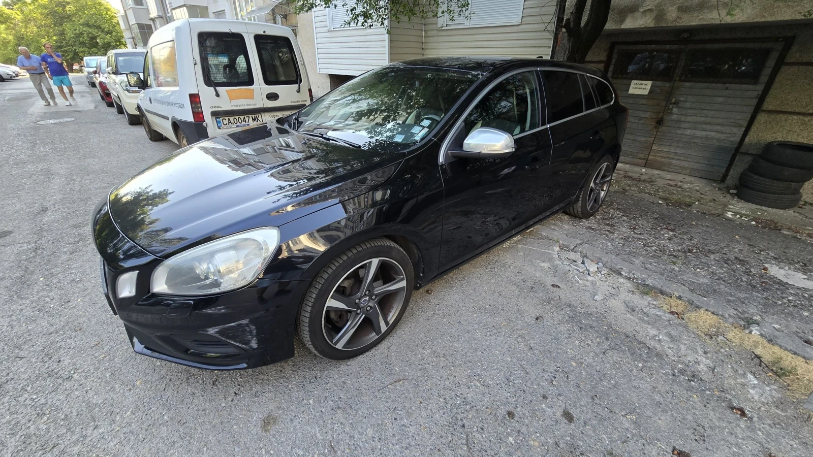 Volvo V60 D5 R-Design, 205к.с. - изображение 5