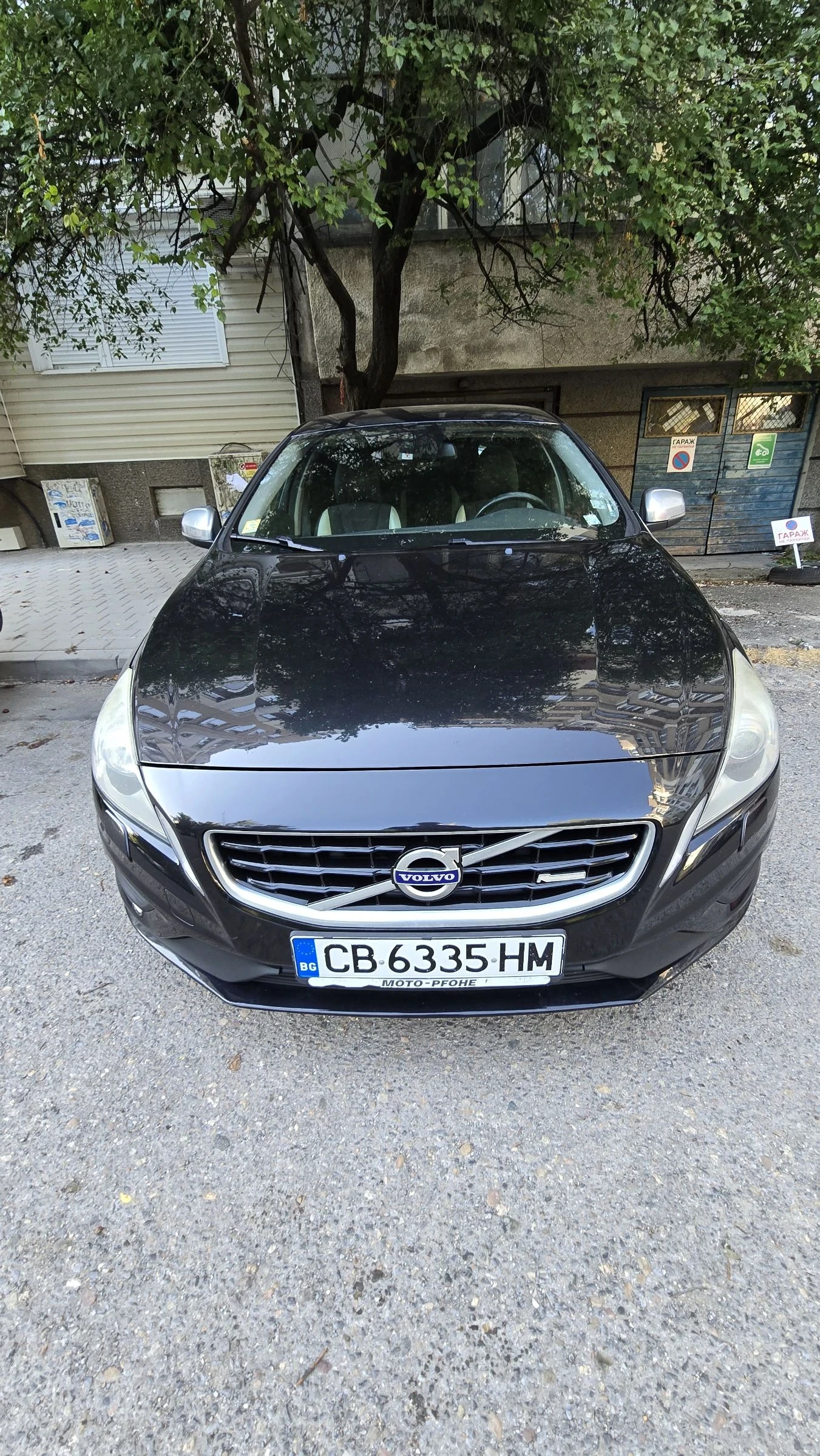 Volvo V60 D5 R-Design, 205к.с. - изображение 2