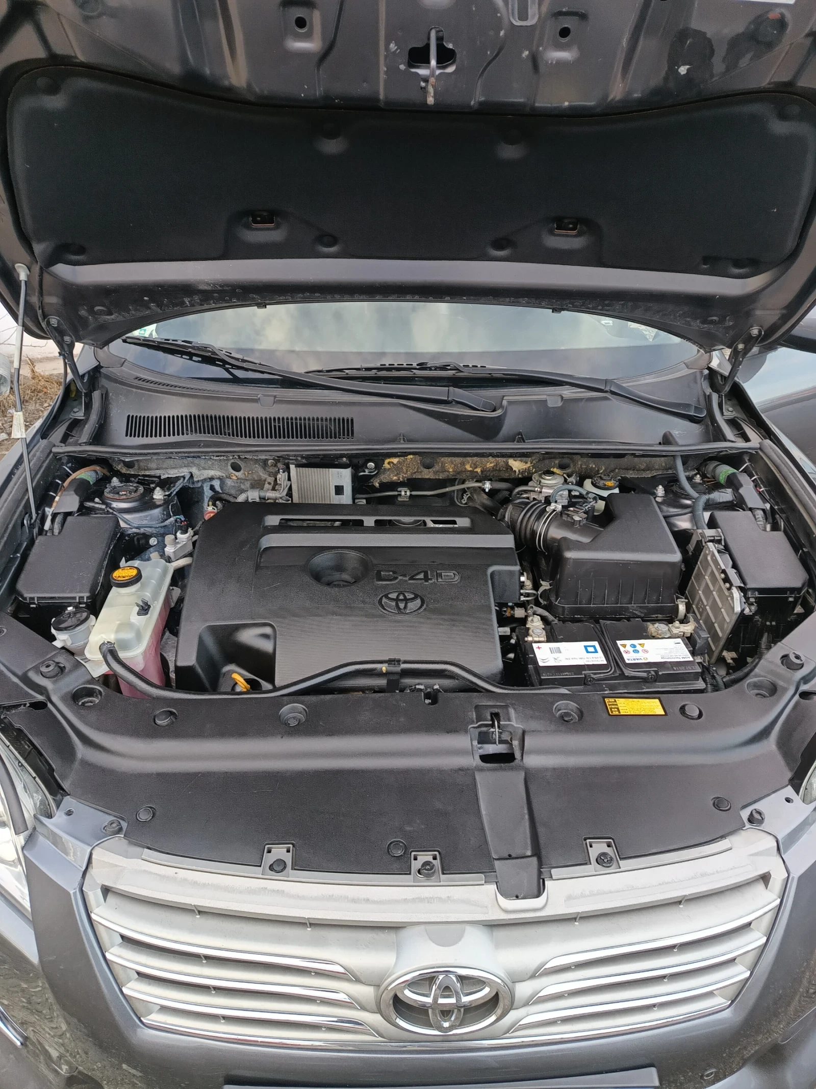 Toyota Rav4 2.2D4D, снимка 15 - Автомобили и джипове - 53171830