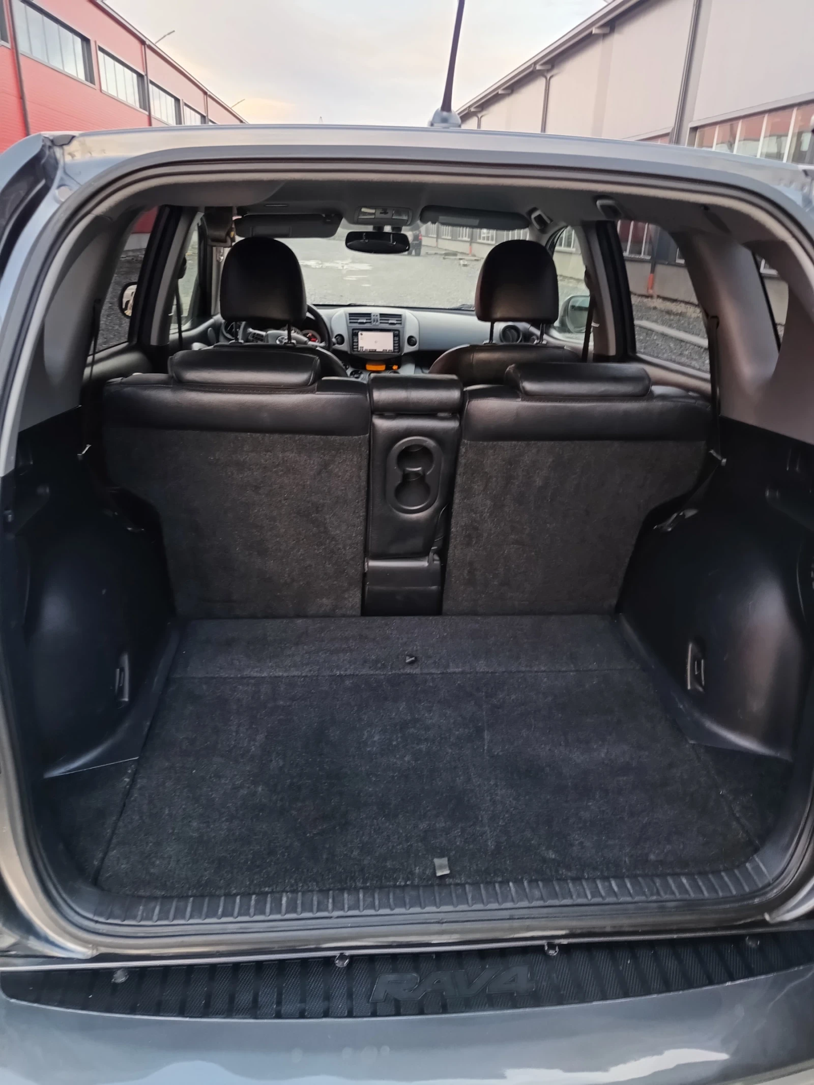 Toyota Rav4 2.2D4D, снимка 9 - Автомобили и джипове - 53171830