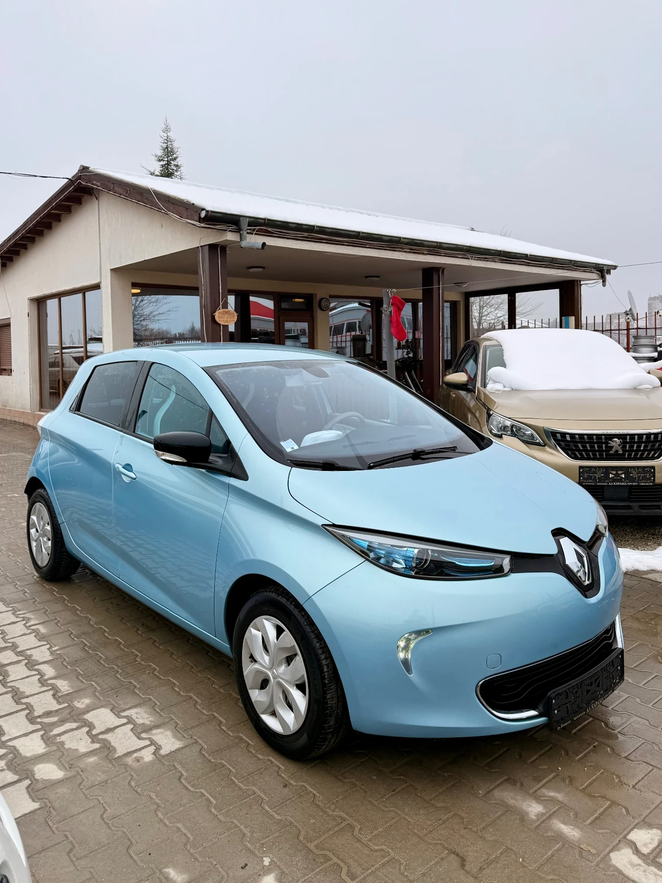 Renault Zoe Топ* Нов внос* 66.000км* Бартер* Реална* 2ключа*  - изображение 4