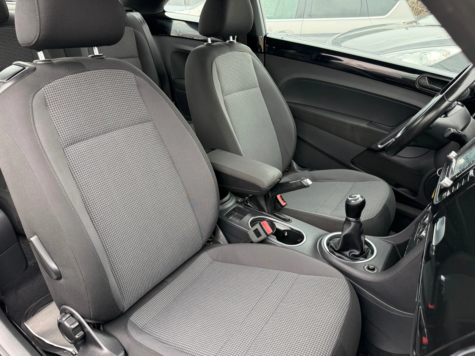 VW Beetle 1.6TDI DESIGN | Mobile.bg � ����������� 13