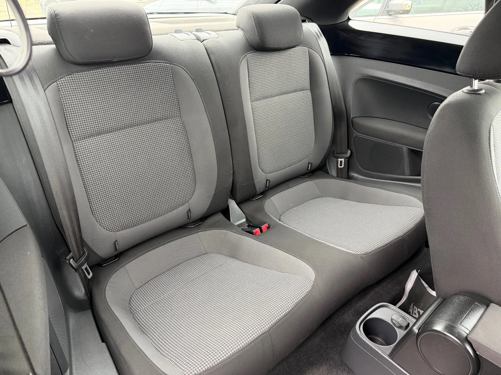 VW Beetle 1.6TDI DESIGN | Mobile.bg � ����������� 11